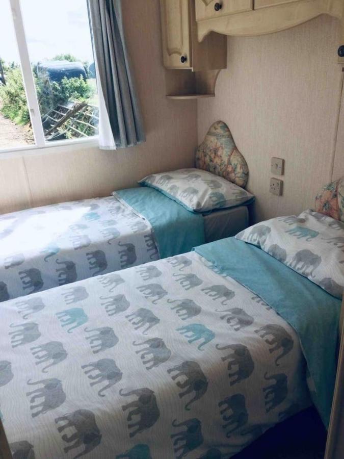Midden Manor Country Stay On A Working Dairy Farm Ballymena Eksteriør billede