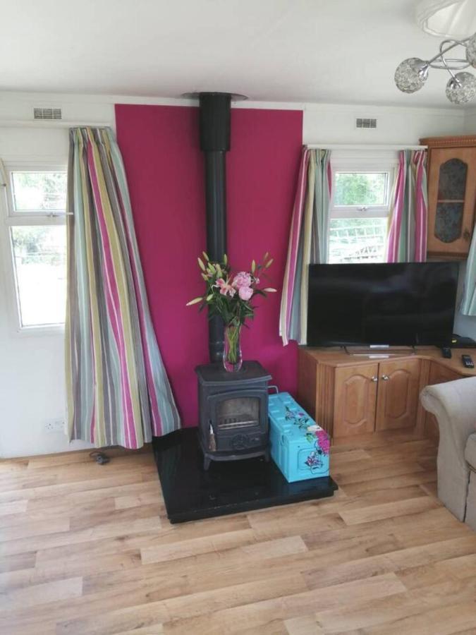 Midden Manor Country Stay On A Working Dairy Farm Ballymena Eksteriør billede