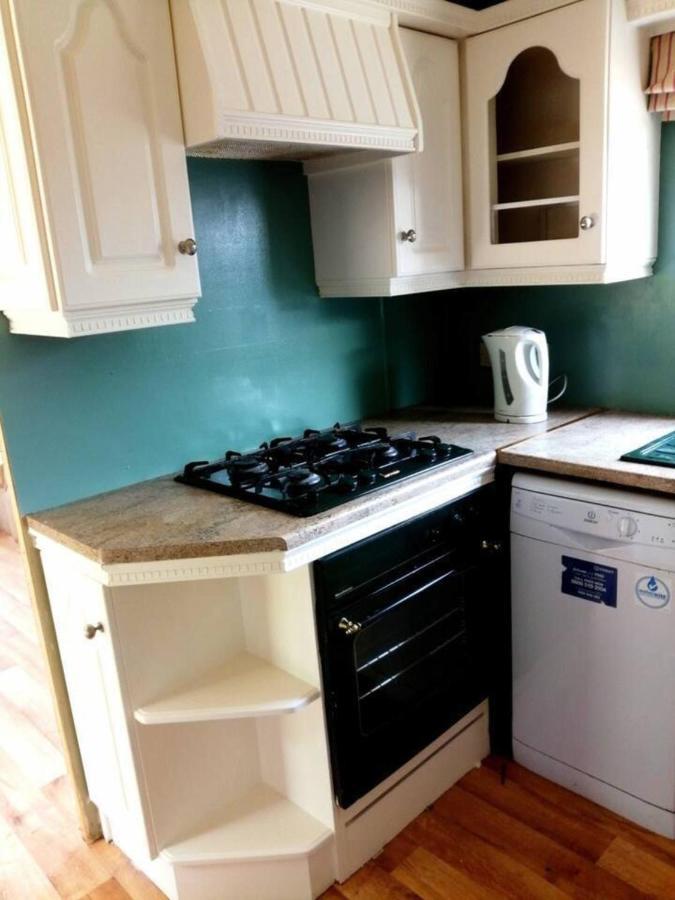 Midden Manor Country Stay On A Working Dairy Farm Ballymena Eksteriør billede